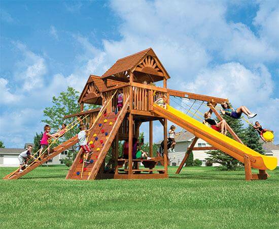 53B King Kong Clubhouse Pkg II with Wooden Roof Nicely Equipped